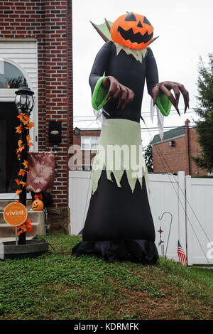 Halloween Dekoration von Häusern, Philadelphia, USA Stockfoto