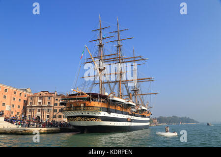 Italienisch Ausbildung Segeln Großsegler Amerigo Vespucci in Venedig Stockfoto