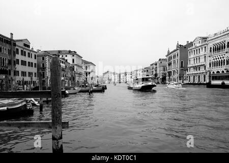 Venedig, Italien, 01. Oktober 2017: Kanäle und historischen Gebäude der venezianischen Lagune. Stockfoto