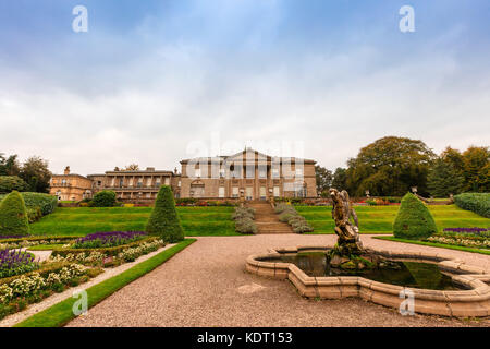 Die formale Gärten der historischen tatton Hall, in der Nähe von Knutsford, Cheshire, England, Großbritannien Stockfoto