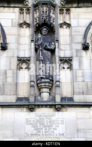 Dom und Stiftskirche St. Maria und St. George St Denys in Manchester. Stockfoto