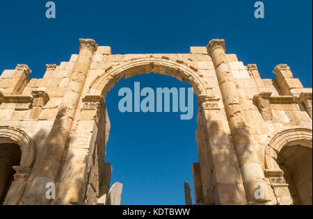 Zu Hadrian's Arch Tor, Südlich der römischen Stadt Jerash, das antike Gerasa, archäologische Stätte, nördliche Jordanien, Naher Osten Stockfoto