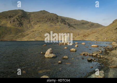 Lake District, Mountain Tarn, Hebel wasser Coniston Tal Stockfoto