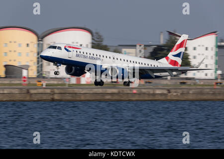 British Airways Flugzeug am London City Airport. Stockfoto