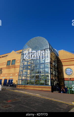 Royals Einkaufszentrum in Southend on Sea, Essex. Verglaster Eingang Stockfoto