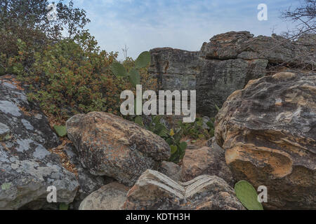 Durchgang zwischen den Canyon der Bergkette. lubango. Angola. Stockfoto