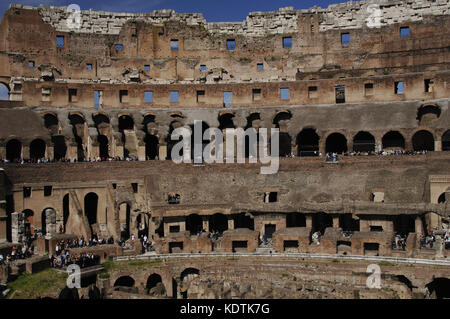 Italien, Rom. flavischen Amphitheater oder zum Kolosseum. römischen Zeit. Bei 70-80 ce gebaut. Flavische Dynastie. Interieur. Stockfoto