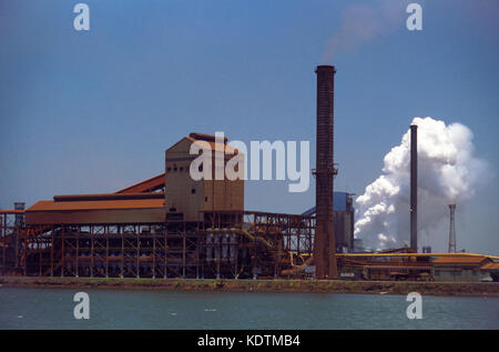 Archivbild von 1993 des inzwischen stillgelegten und abgerissenen BHP Stahlwerks, Newcastle, New South Wales, Australien Stockfoto