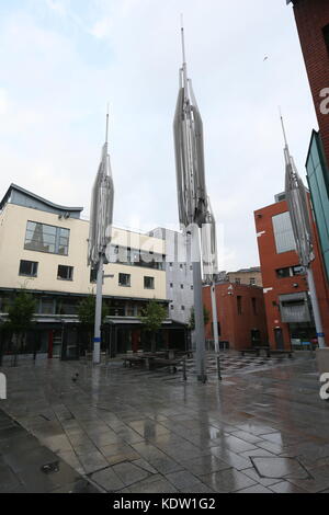 Dublin, Irland. 16 Okt, 2017. Meeting House Square in Dublins Temple Bar verlassen. Bild aus Dublin, Irland während der bis zu Sturm Ophelia bauen. Die ex hurricane Storm wird vorausgesagt, der Stärkste zu sein Irland seit Jahrzehnten zu schlagen. Credit: Brendan Donnelly/Alamy leben Nachrichten Stockfoto