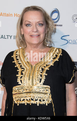 Beverly Hills, Kalifornien, USA. 15. Oktober 2017. nach oben Tess cacciatore der afrikanischen Frau Geldbeschaffer Gala an der Beverly Hills Frauen Club in Beverly Hills, Kalifornien am 15. Oktober 2017. Credit: Sheri determan/alamy leben Nachrichten Stockfoto