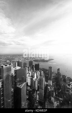 Weit reichende Aussicht auf die Skyline von Manhattan von einer Welt Sternwarte, am World Trade Center, New York, NY, USA Stockfoto