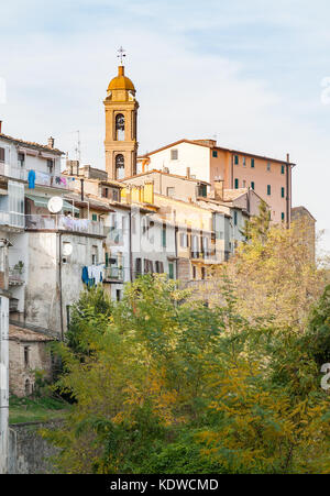 Ein Blick von sassocorvaro, einer kleinen Stadt im Norden der Marken, Italien Stockfoto