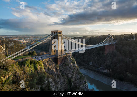 Die Clifton Suspension Bridge über den Avon Gorge, Bristol, England, Großbritannien Stockfoto