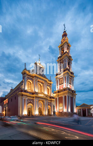 Iglesia San Francisco De Asis in der Dämmerung, Salta, Argentinien Stockfoto