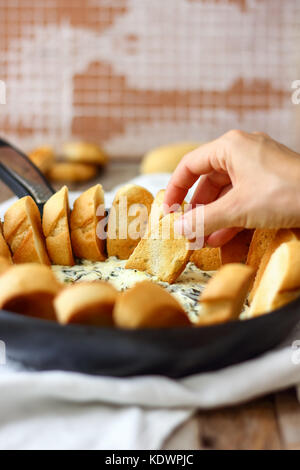 Hausgemachte Spinat Feta Käse dip Stockfoto