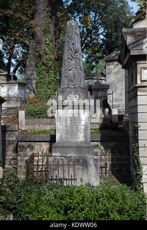 Grab von Michel Marie Pacthod (1764-1830) im Friedhof Pere Lachaise in Paris, Frankreich. Stockfoto