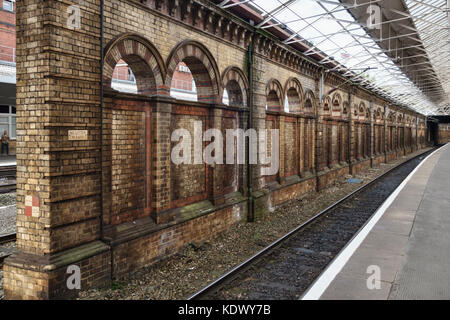 Bahnhof Crewe, Cheshire, UK. Erst im Jahr 1837 eröffnet. Plattform 12 stammt aus den frühen 1900s Stockfoto