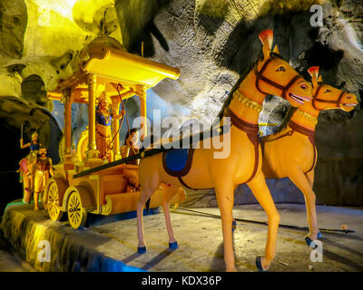 Eine von mehreren Hinduismus religiöse Dioramen innerhalb des Ramayana Höhle am Batu Höhlen außerhalb von Kuala Lumpur, Malaysia. Stockfoto