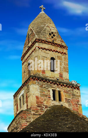 Der Turm der Kirche densus in Hunedoara, Rumänien Stockfoto