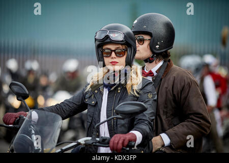 Manchester Unterschieden Gentlemen's Ride von Youles Motorräder Probefahrt Showroom begraben zu Castlefield Stockfoto