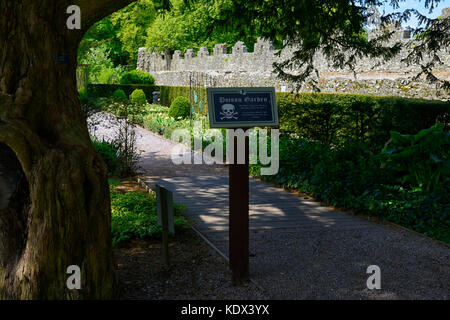 Gift Garten; Gifte, Apotheker; Apotheker; Pflanze; pflanzen; giftig; Schild; Warnung; Warnung; Blarney Castle Gardens; RM Floral Stockfoto