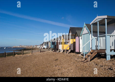 Strandhütten, Thorpe Bay, in der Nähe von Southend, Essex, England Stockfoto