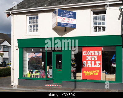 Shop geschlossen Verkauf, Keswick, Cumbria, England, Großbritannien Stockfoto