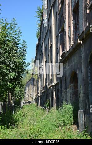 Die verlassene Straße Na Nivách in Ústí nad Labem, Tschechische Republik Stockfoto