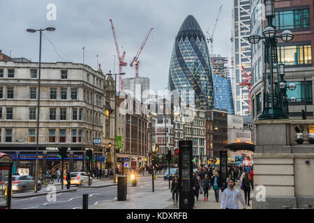 Bishopsgate in der City von London am Abend Licht 2017, London, England, Großbritannien Stockfoto