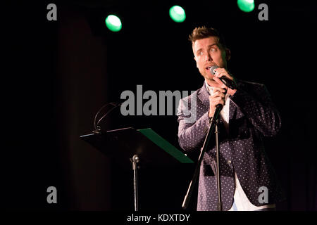 Lance Bass führt standup Stockfoto