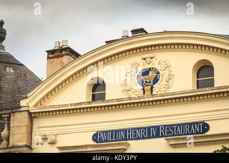 SAINT GERMAIN EN LAYE, Frankreich - 12. Juli 2017: Im Garten des Schlosses von Saint Germain en Laye, die Heinrich IV. Pavillon, wo der französische König Loui Stockfoto