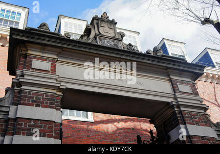 Boston, Jan 26: Die berühmten geben Sie in Weisheit Tor der Harvard University an Jan 26, 2012 am Massachusetts, Boston, USA Stockfoto