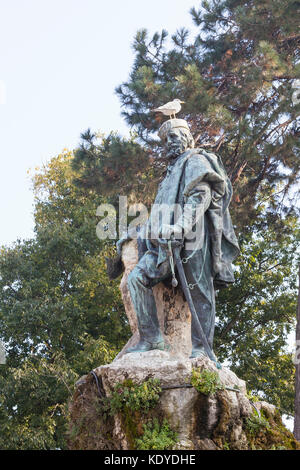 Giuseppe Garibaldi Statue, öffentliche Gärten, Castello, Venice, Italien mit einer Möwe auf dem Kopf im Abendlicht mit Kopie Raum, der Mann, der ich Unified Stockfoto