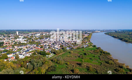 Luftaufnahme von coueron Stadt in Loire Atlantique Stockfoto