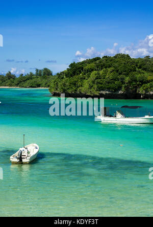 Blick auf malerische Kabira Bucht und das kristallklare Wasser, Ishigaki-jima, yaeyama Inseln, in der Präfektur Okinawa, Japan Stockfoto