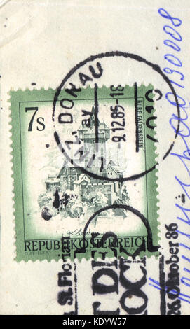Eine Briefmarke in Österreich zeigt Stadt towe in dohaur gedruckt, ca. 1986 Stockfoto
