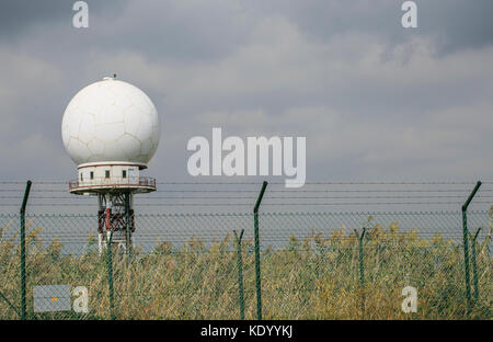 Flughafen Radar in Barcelona Stockfoto