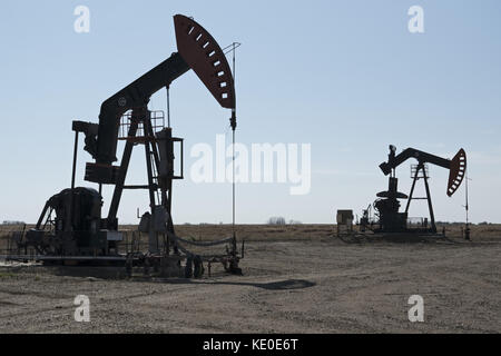 Stoughton, Saskatchewan, Kanada. September 2017. Crescent Point Energy Pumpjacks in der Nähe von Stoughton, Saskatchewan, pumpen Rohöl aus den Viewfield Bakken Oil Pools, einem Teil des Williston Basin. Quelle: Bayne Stanley/ZUMA Wire/Alamy Live News Stockfoto