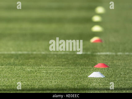 Dijon, Frankreich. Oktober 2017. Cone Football/Soccer : französisches Spiel der Ligue 1 zwischen Dijon FCO 1-2 Paris Saint-Germain im Stade Gaston-Gerard in Dijon, Frankreich . Quelle: Maurizio Borsari/AFLO/Alamy Live News Stockfoto