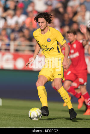 Dijon, Frankreich. Oktober 2017. Adrien Rabiot (PSG) Fußball/Fußball : französisches Spiel der Ligue 1 zwischen Dijon FCO 1-2 Paris Saint-Germain im Stade Gaston-Gerard in Dijon, Frankreich . Quelle: Maurizio Borsari/AFLO/Alamy Live News Stockfoto