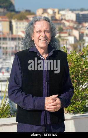 Cannes, Frankreich. 16 Okt, 2017. Donovan posing bei einem Fotoshooting anlässlich der Mipcom, internationale Film- und Programm Markt für Fernseher, Video, Kabel und Satellit, auf 2017/10/16 in Cannes, Frankreich Quelle: Geschichte/alamy leben Nachrichten Stockfoto