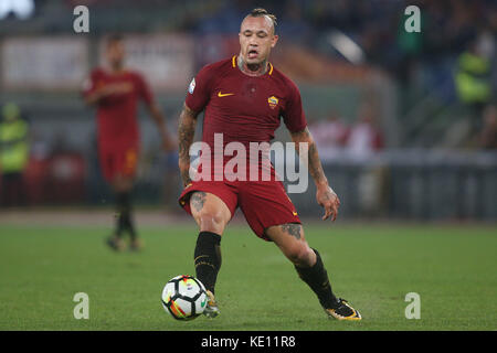 Italien, Rom, 14. oktober 2017: Nainggolan in Aktion während des Fußballspiels Serie A Italiener zwischen Roma und Neapel im Olimpischen Stadion in Rom am 14. oktober Stockfoto