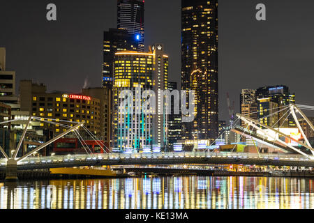 Seeleute bridge Docklands Nacht anzeigen Stockfoto