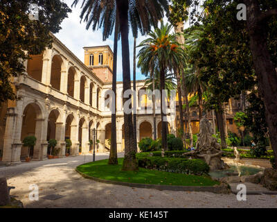 Garten und Brunnen des Palazzo Venezia - Rom, Italien Stockfoto