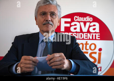 Massimo d'Alema bei der Pressekonferenz von Claudio Fava Kandidatur für das Amt des Präsidenten der Region Sizilien zu unterstützen. Stockfoto