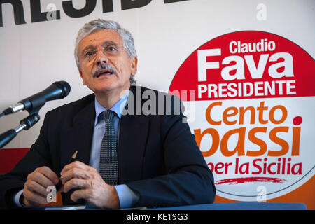 Massimo d'Alema bei der Pressekonferenz von Claudio Fava Kandidatur für das Amt des Präsidenten der Region Sizilien zu unterstützen. Stockfoto