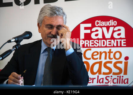 Massimo d'Alema bei der Pressekonferenz von Claudio Fava Kandidatur für das Amt des Präsidenten der Region Sizilien zu unterstützen. Stockfoto