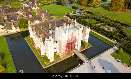 Garten und Eibe Labyrinth an Hever Castle, Kent, Enlgand Stockfoto