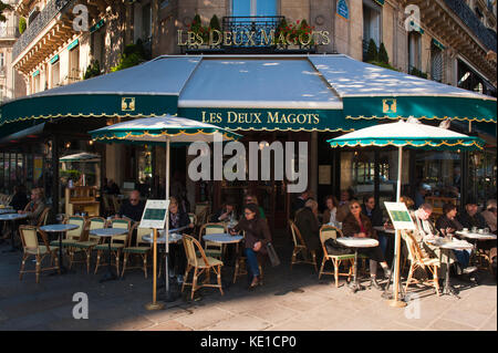 Café Les Deux Magots, Saint Germain des Pres, Paris, Frankreich Café Les Deux Magots, Saint Germain des Pres, Paris, Frankreich Stockfoto