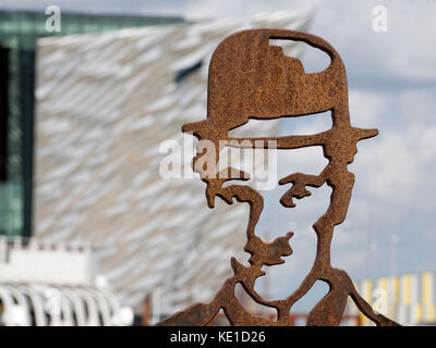 Statue von Charlie Chaplin im Titanic Quarter 2 in Belfast Stockfoto